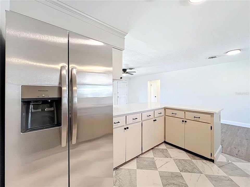 For Sale: $279,900 (3 beds, 2 baths, 1227 Square Feet)
