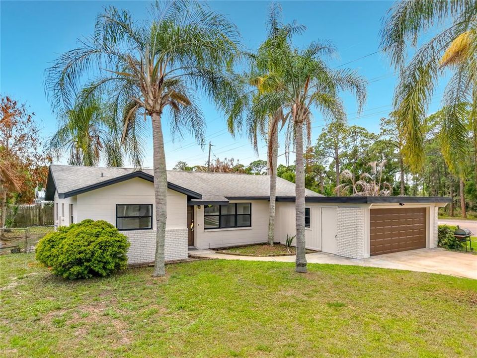 For Sale: $279,900 (3 beds, 2 baths, 1227 Square Feet)