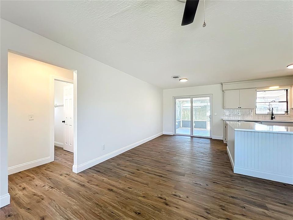 For Sale: $279,900 (3 beds, 2 baths, 1227 Square Feet)