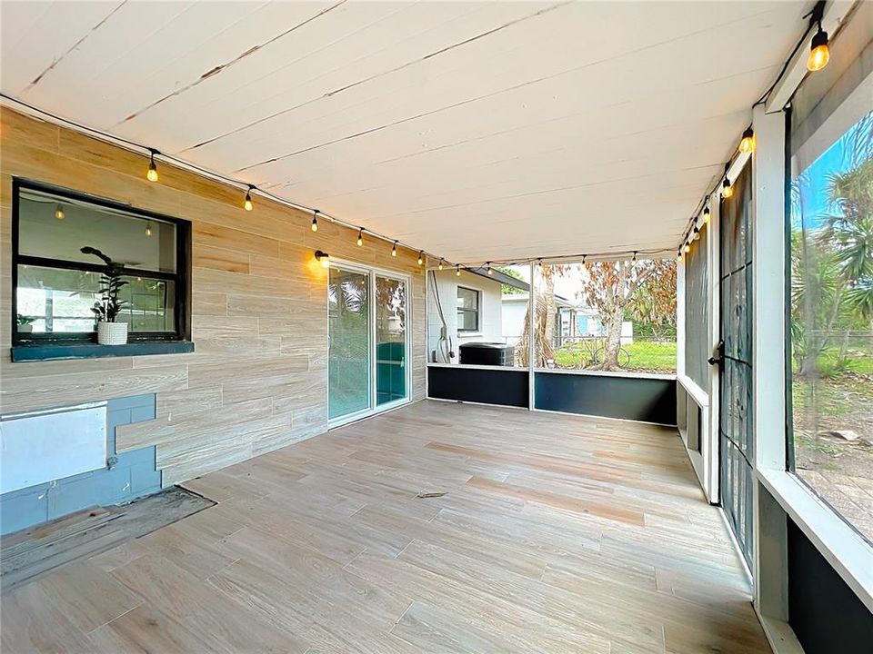 For Sale: $279,900 (3 beds, 2 baths, 1227 Square Feet)