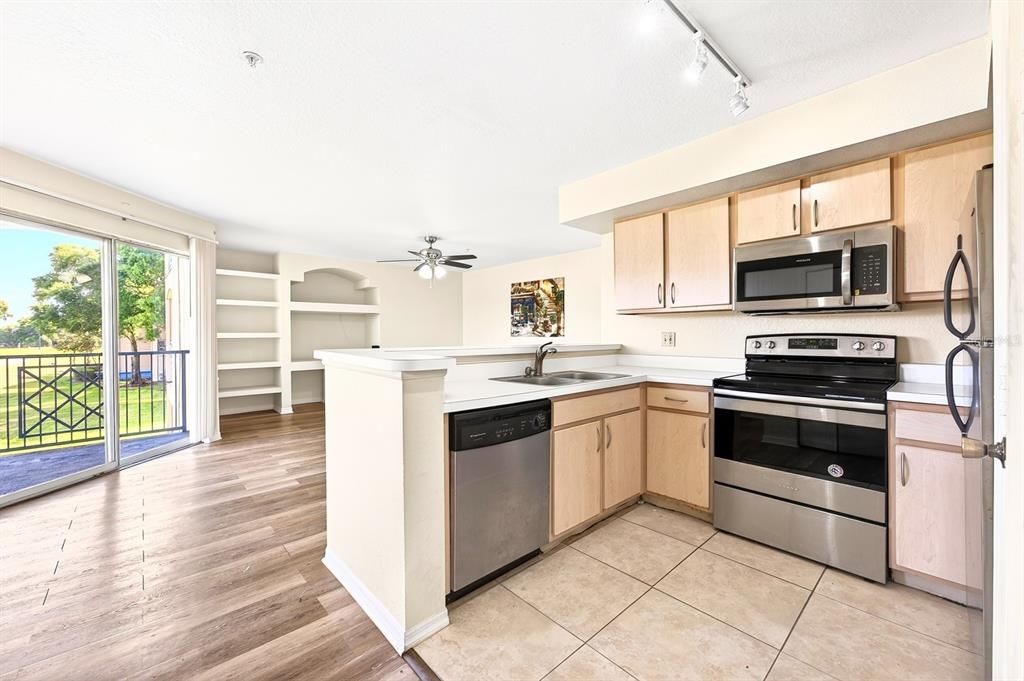 Activo con contrato: $155,000 (2 camas, 1 baños, 1021 Pies cuadrados)