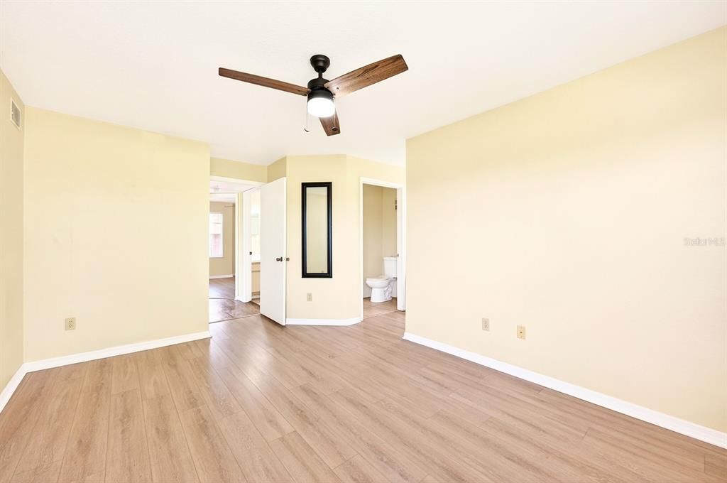 Activo con contrato: $155,000 (2 camas, 1 baños, 1021 Pies cuadrados)
