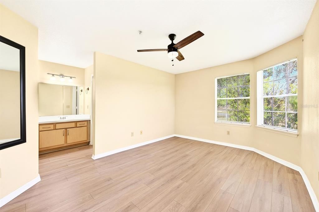 Activo con contrato: $155,000 (2 camas, 1 baños, 1021 Pies cuadrados)