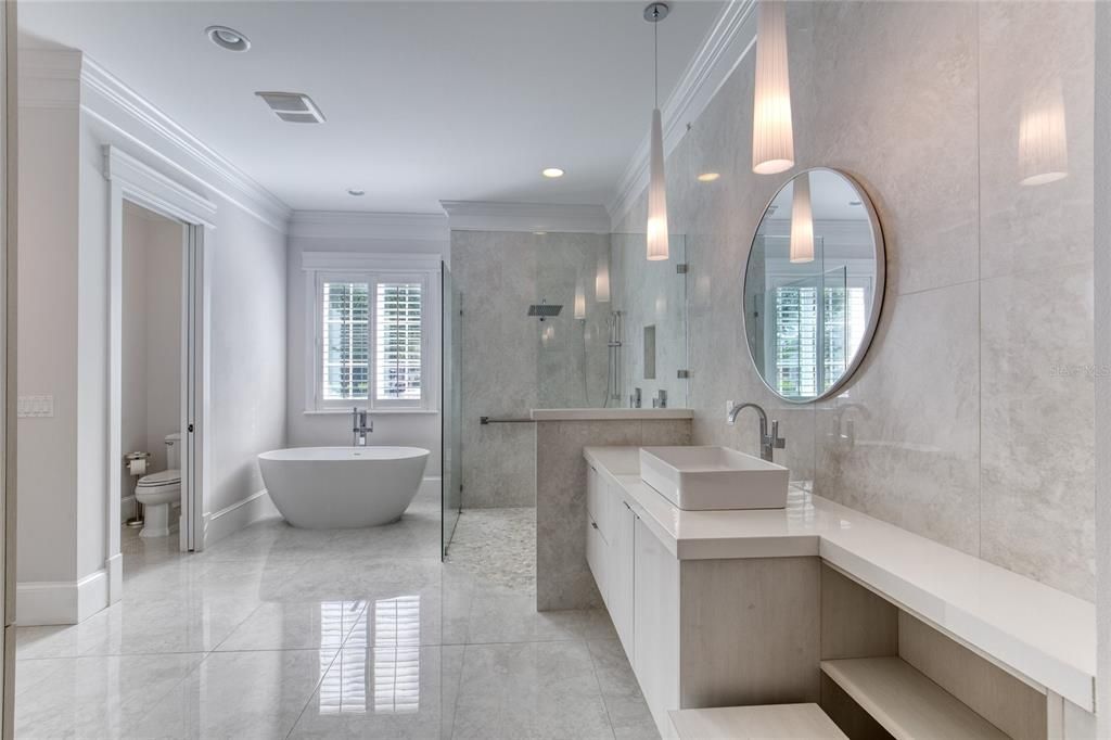 For Sale: $2,200,000 (5 beds, 4 baths, 7027 Square Feet)