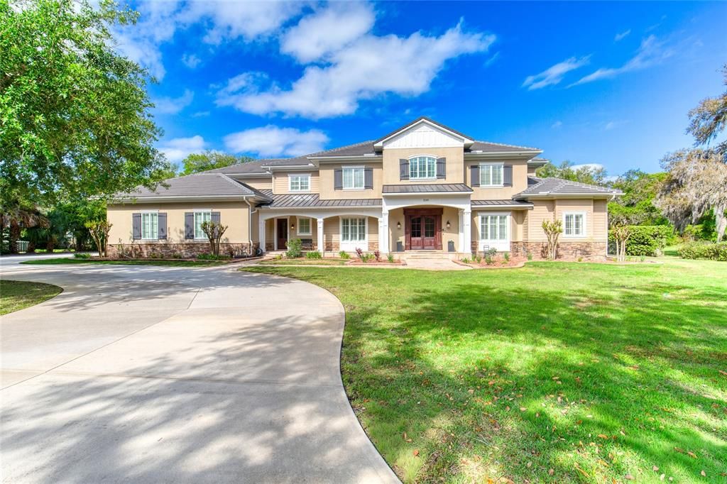 For Sale: $2,200,000 (5 beds, 4 baths, 7027 Square Feet)