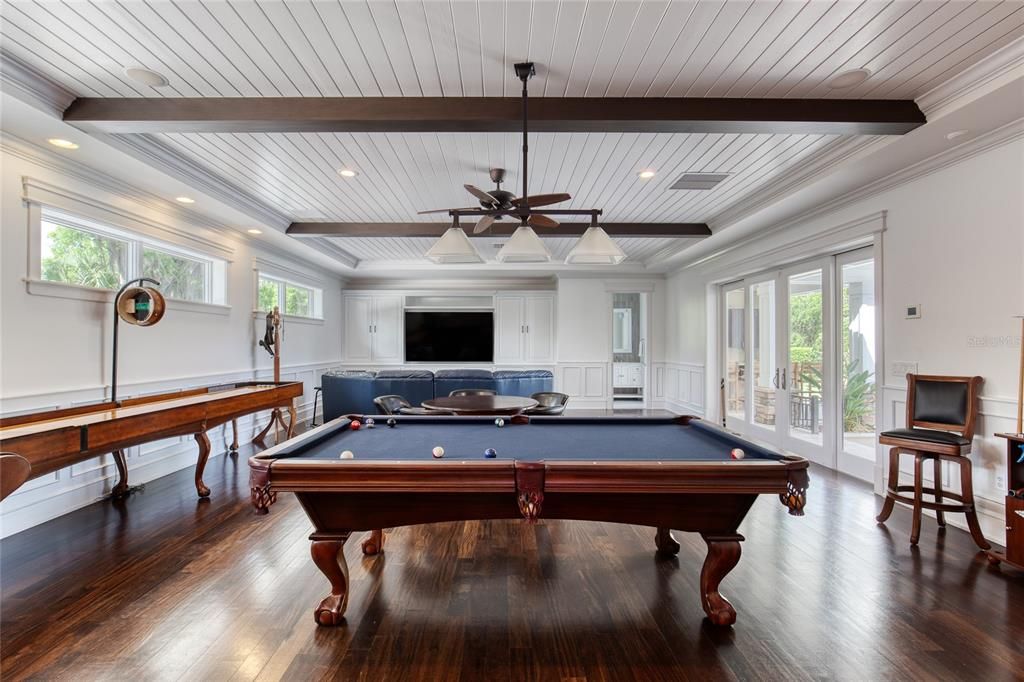 For Sale: $2,200,000 (5 beds, 4 baths, 7027 Square Feet)