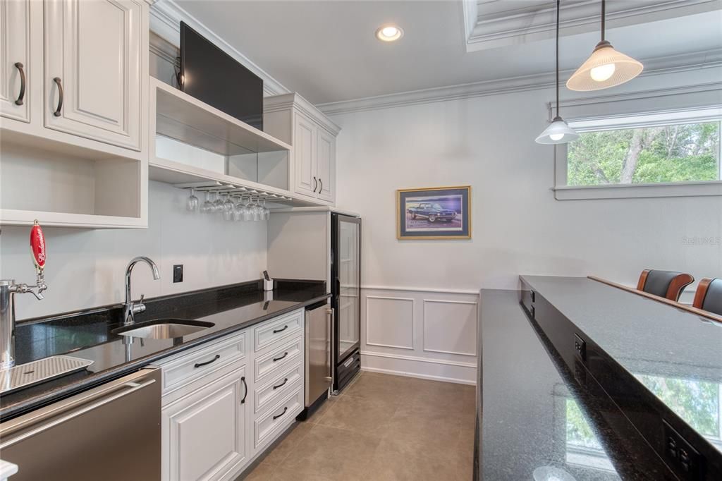 For Sale: $2,200,000 (5 beds, 4 baths, 7027 Square Feet)