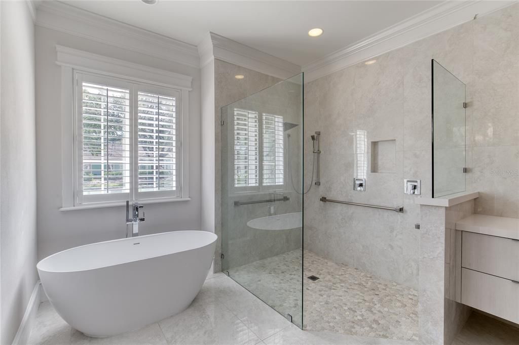 For Sale: $2,200,000 (5 beds, 4 baths, 7027 Square Feet)