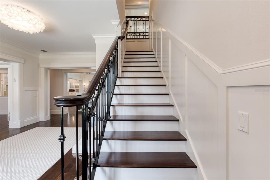 For Sale: $2,200,000 (5 beds, 4 baths, 7027 Square Feet)