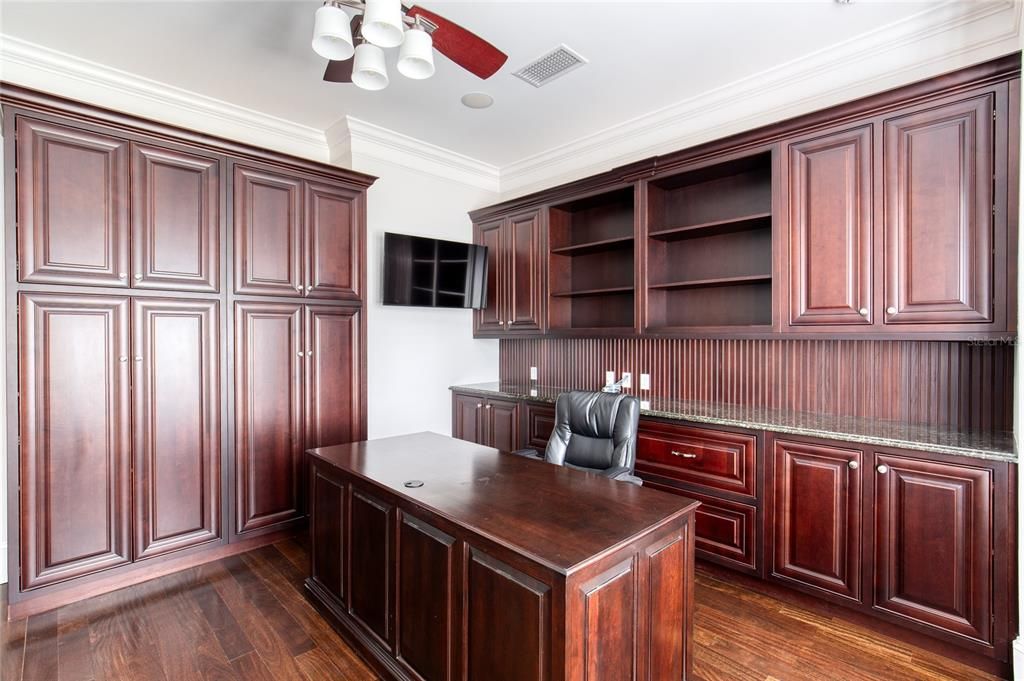 For Sale: $2,200,000 (5 beds, 4 baths, 7027 Square Feet)