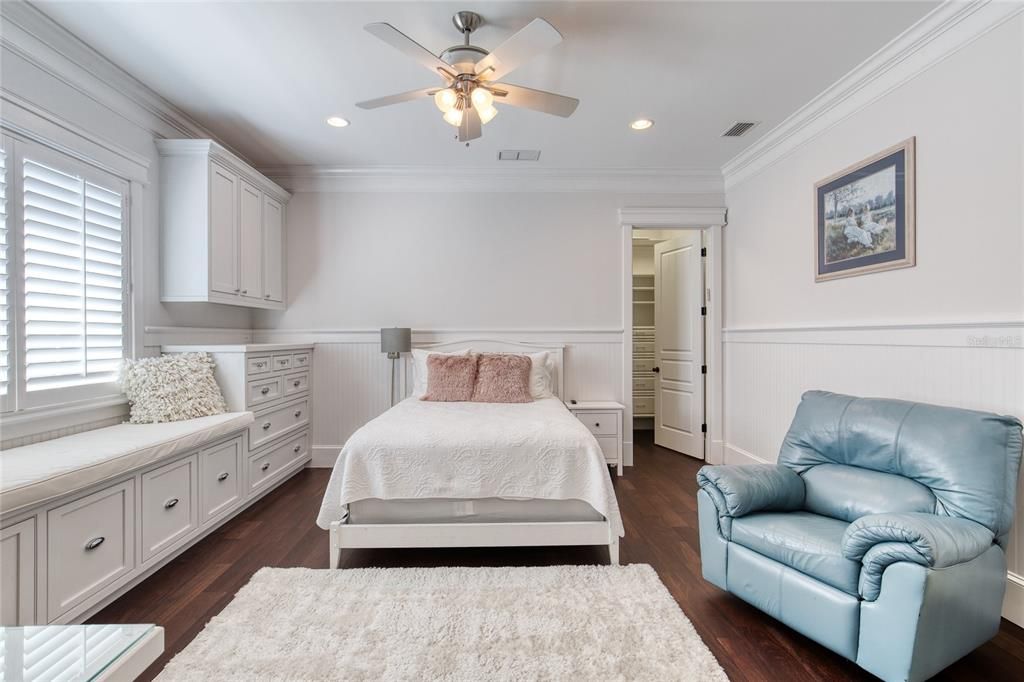 For Sale: $2,200,000 (5 beds, 4 baths, 7027 Square Feet)