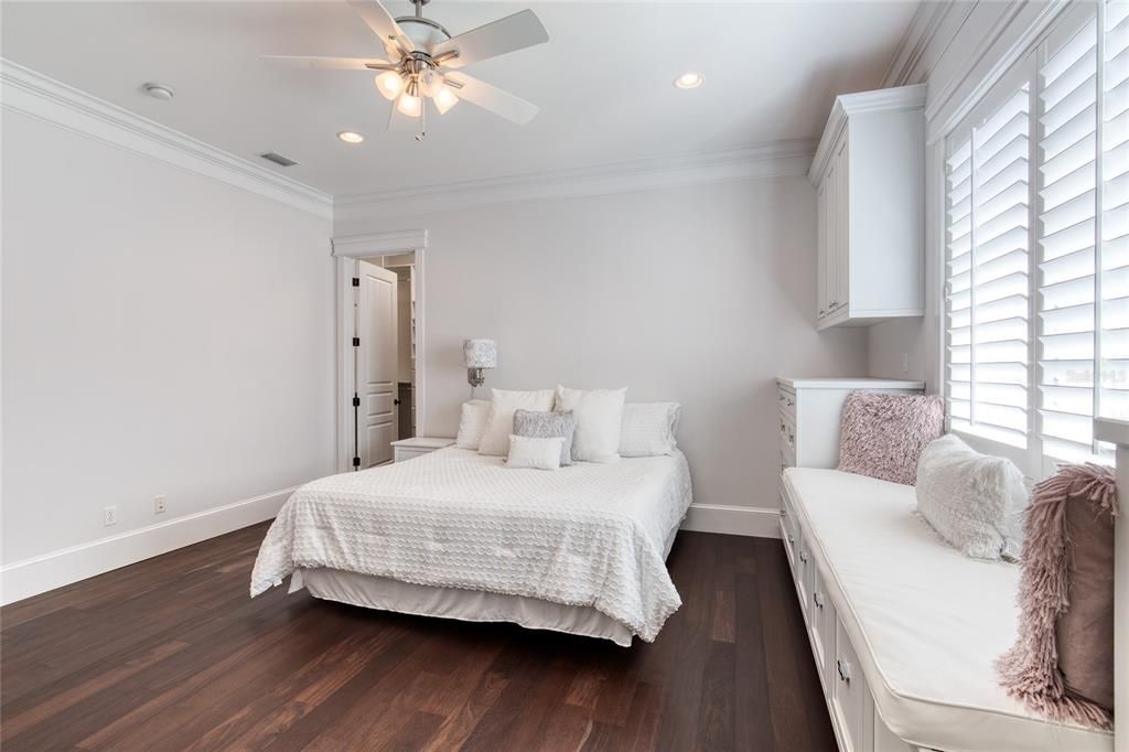 For Sale: $2,200,000 (5 beds, 4 baths, 7027 Square Feet)