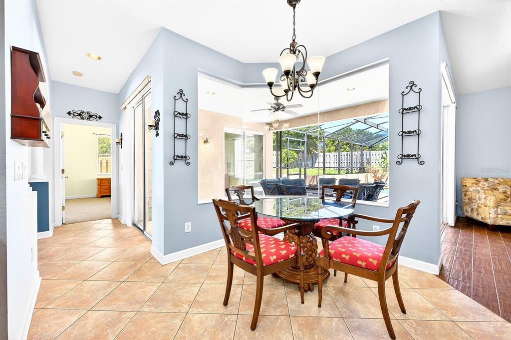 En Venta: $700,000 (4 camas, 3 baños, 2604 Pies cuadrados)