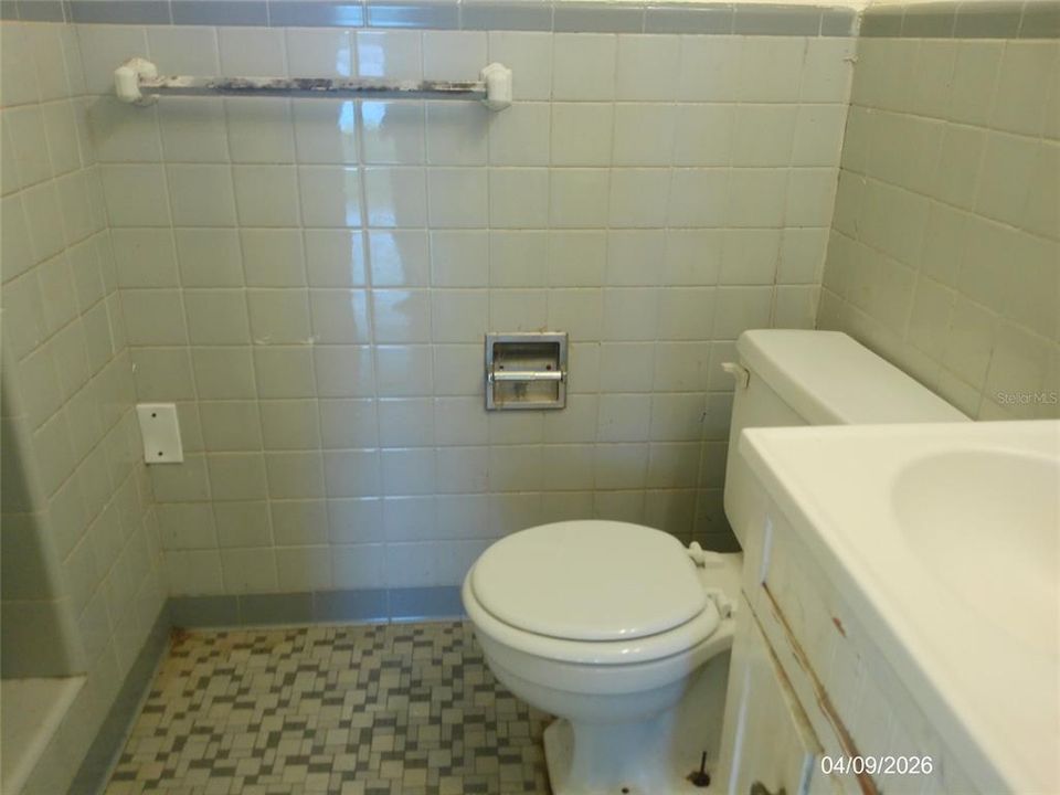 For Rent: $800 (0 beds, 1 baths, 500 Square Feet)