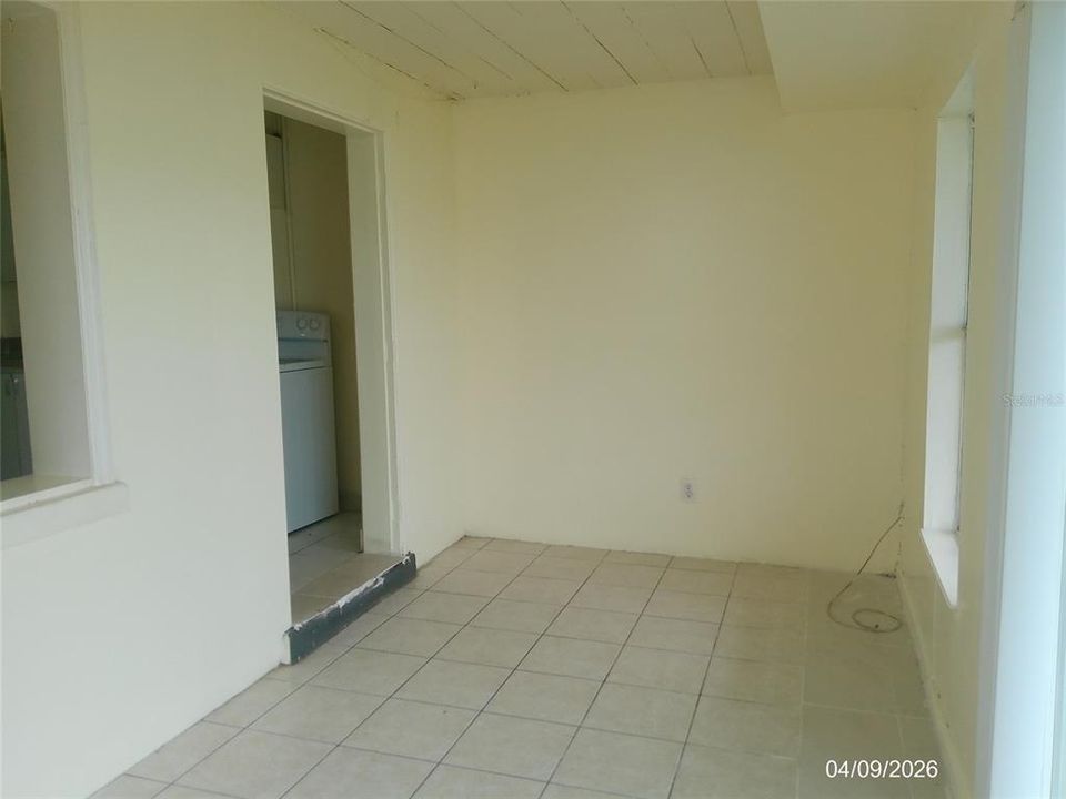 For Rent: $800 (0 beds, 1 baths, 500 Square Feet)