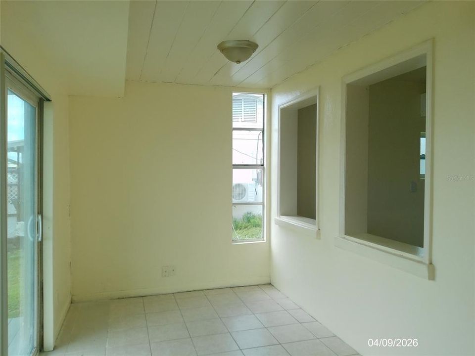For Rent: $800 (0 beds, 1 baths, 500 Square Feet)