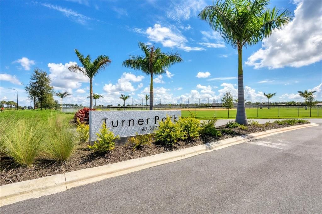 Activo con contrato: $649,950 (4 camas, 3 baños, 2399 Pies cuadrados)