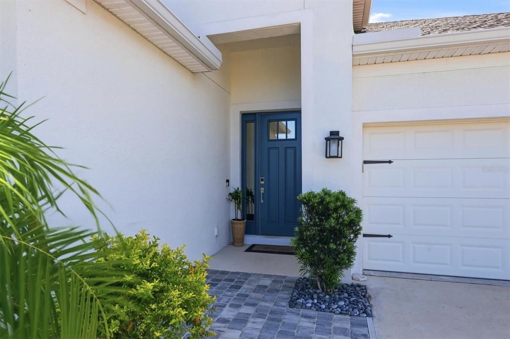 Activo con contrato: $649,950 (4 camas, 3 baños, 2399 Pies cuadrados)