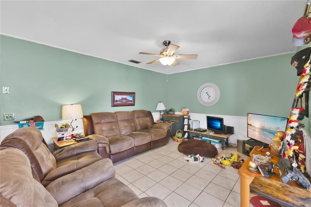 Active With Contract: $185,000 (3 beds, 2 baths, 1436 Square Feet)