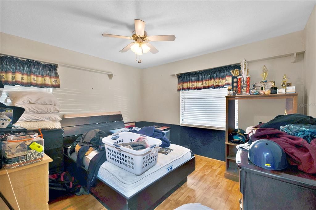 Active With Contract: $185,000 (3 beds, 2 baths, 1436 Square Feet)