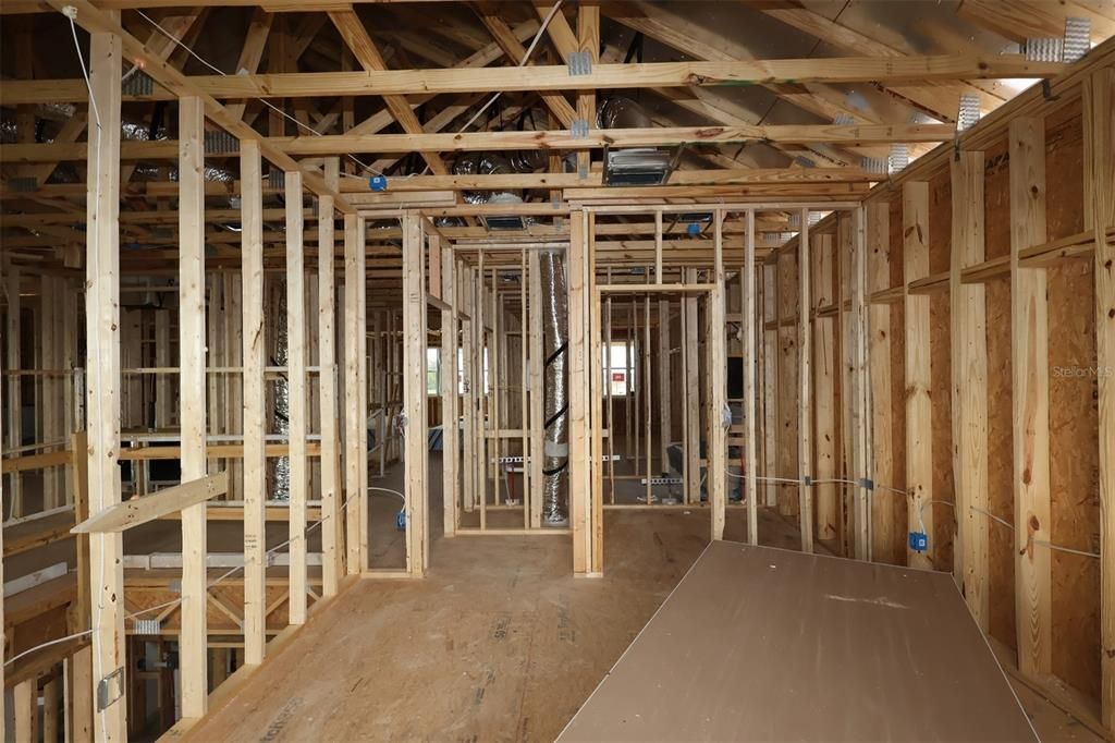 Activo con contrato: $689,990 (5 camas, 4 baños, 3592 Pies cuadrados)