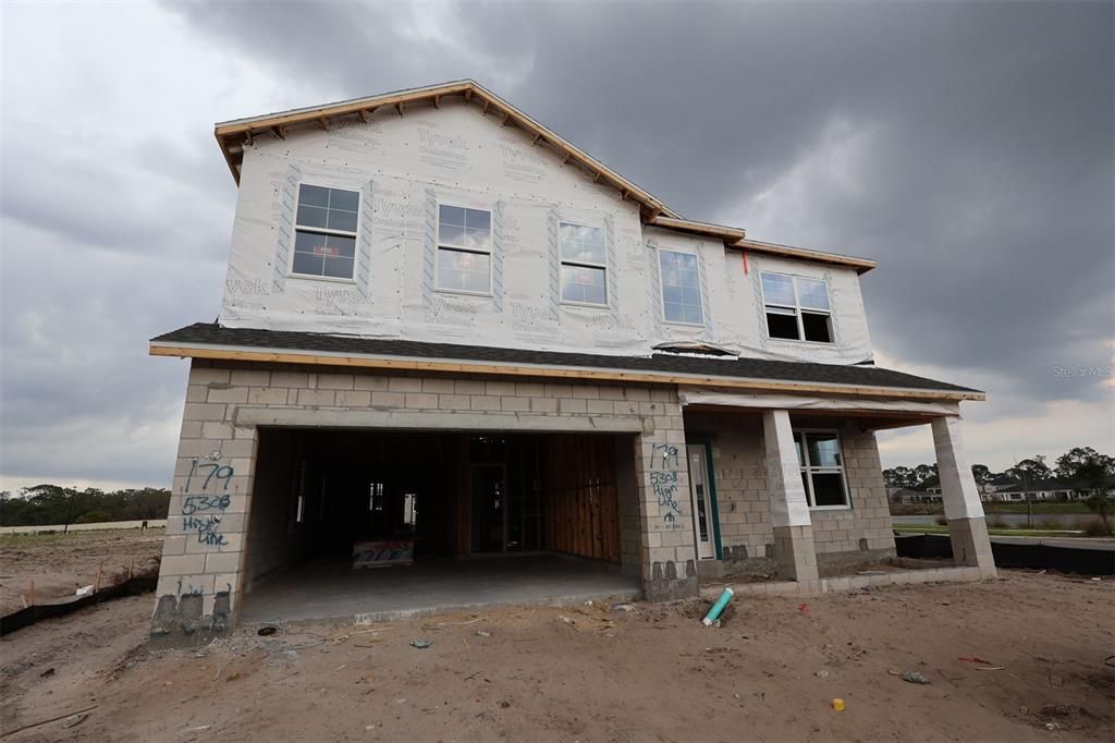 Activo con contrato: $689,990 (5 camas, 4 baños, 3592 Pies cuadrados)