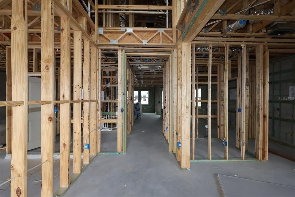 Activo con contrato: $689,990 (5 camas, 4 baños, 3592 Pies cuadrados)
