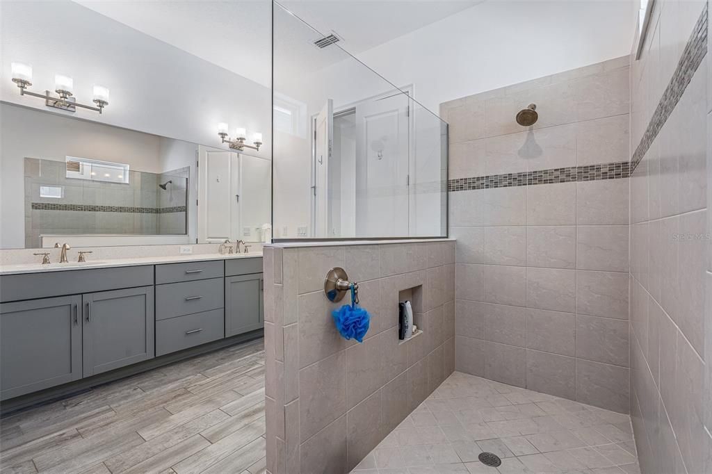 Active With Contract: $599,000 (3 beds, 3 baths, 2380 Square Feet)