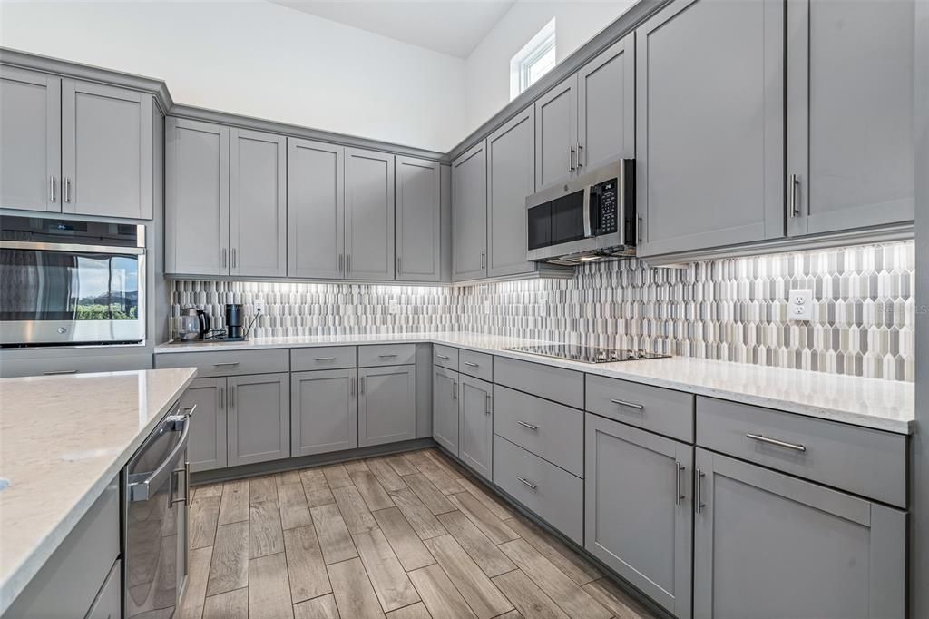 Active With Contract: $599,000 (3 beds, 3 baths, 2380 Square Feet)