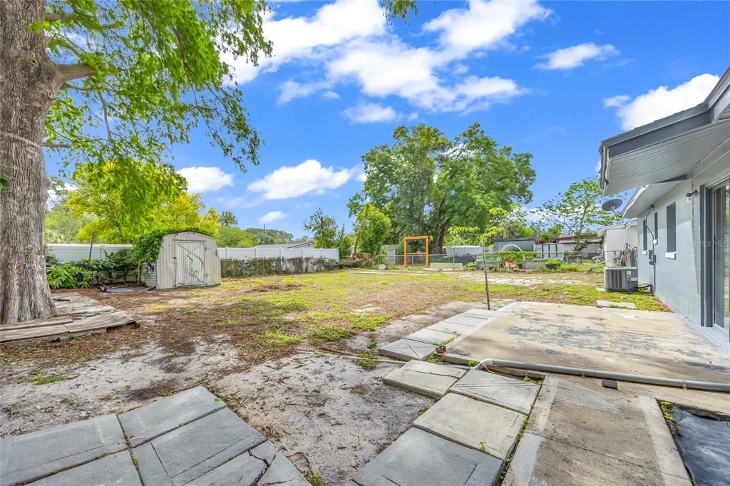 Activo con contrato: $220,000 (3 camas, 1 baños, 1119 Pies cuadrados)