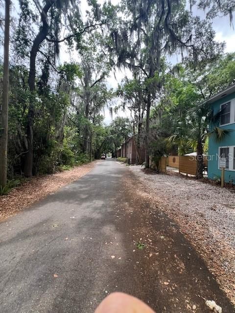 На продажу: $1,300,000 (0.25 acres)