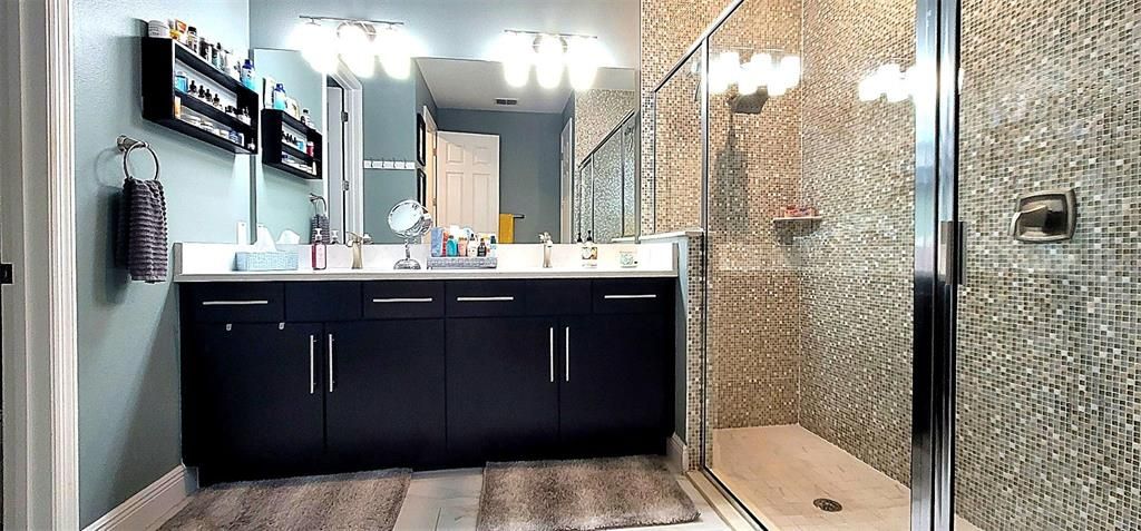 En Venta: $674,900 (5 camas, 4 baños, 2970 Pies cuadrados)