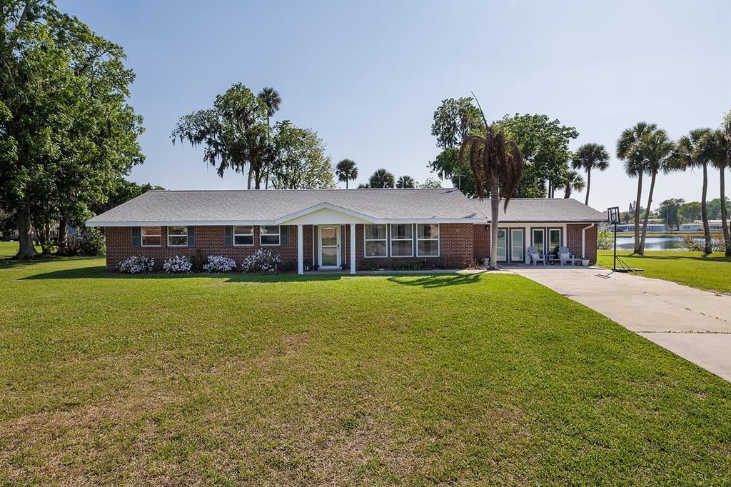Recently Sold: $433,000 (4 beds, 3 baths, 2320 Square Feet)