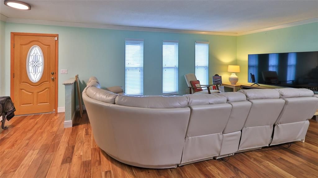 For Sale: $799,000 (4 beds, 3 baths, 2984 Square Feet)