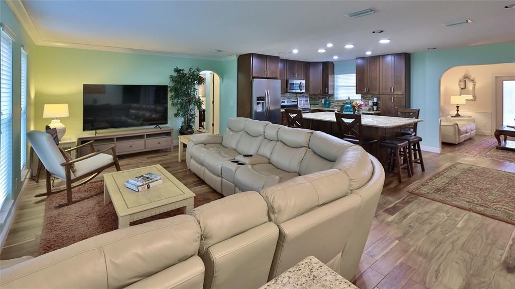 For Sale: $799,000 (4 beds, 3 baths, 2984 Square Feet)