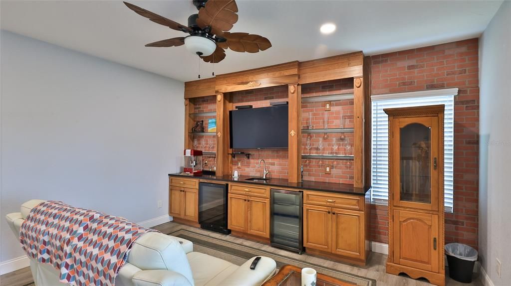 For Sale: $799,000 (4 beds, 3 baths, 2984 Square Feet)