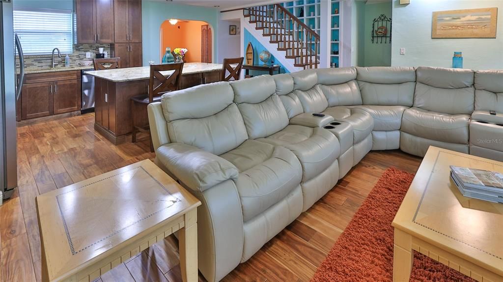 For Sale: $799,000 (4 beds, 3 baths, 2984 Square Feet)