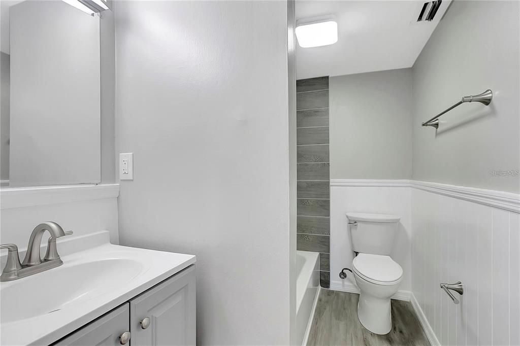 В аренду: $1,600 (2 спален, 1 ванн, 1068 Квадратных фут)