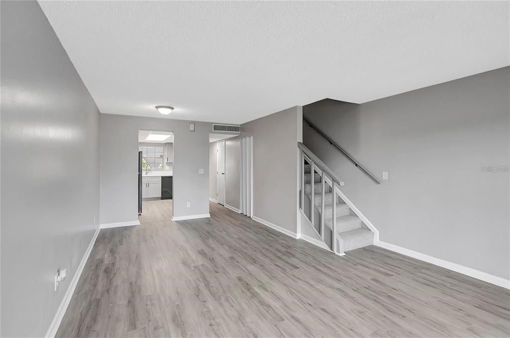 В аренду: $1,600 (2 спален, 1 ванн, 1068 Квадратных фут)