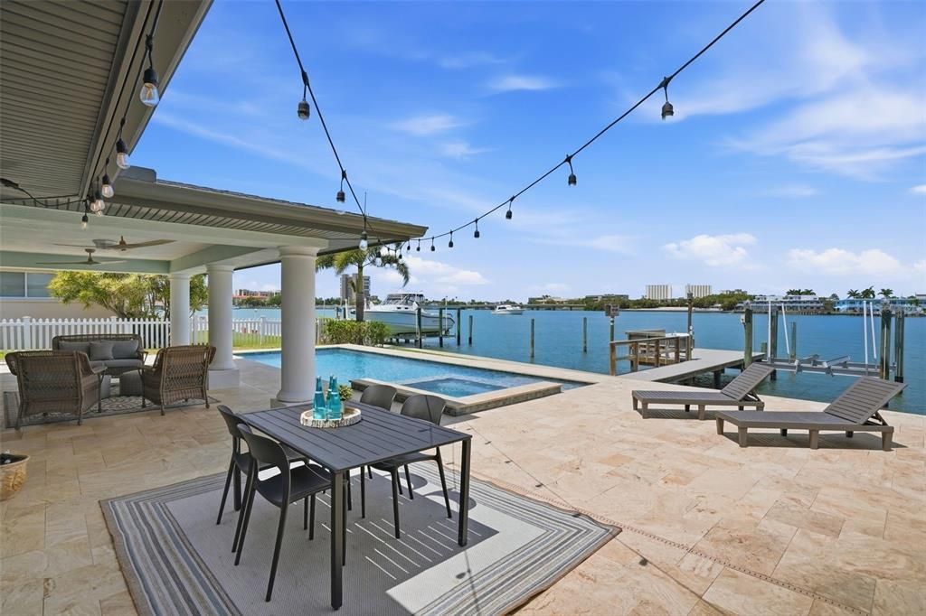 For Sale: $1,300,000 (3 beds, 2 baths, 1854 Square Feet)