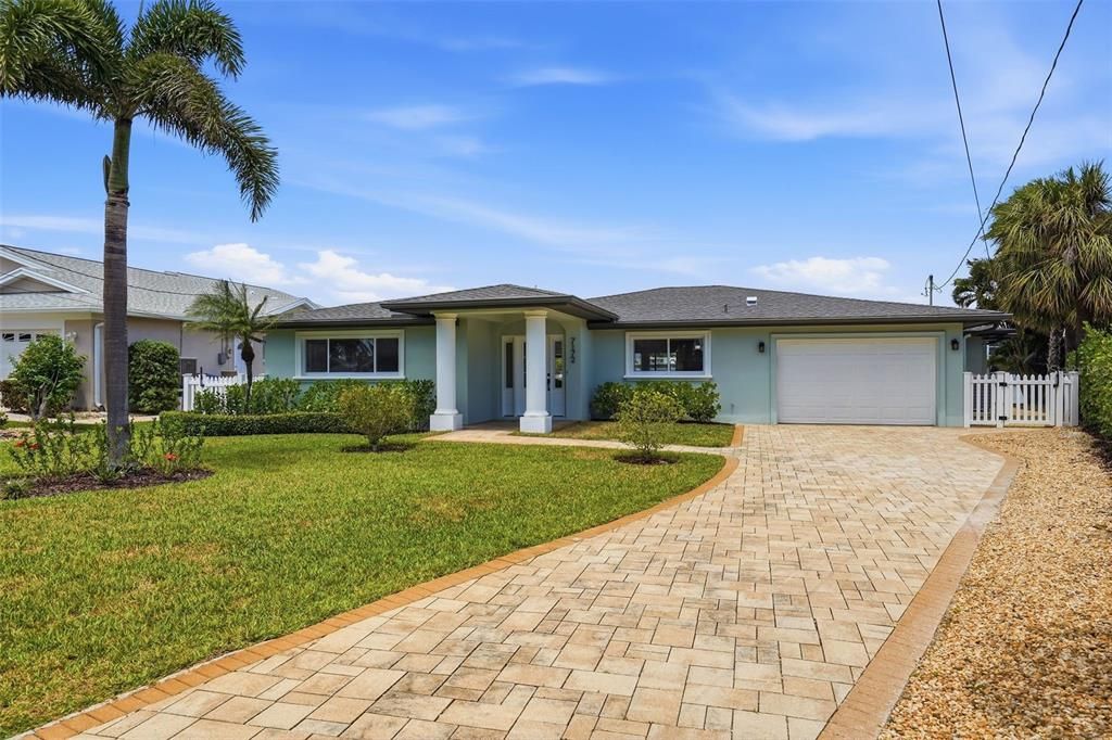 For Sale: $1,300,000 (3 beds, 2 baths, 1854 Square Feet)