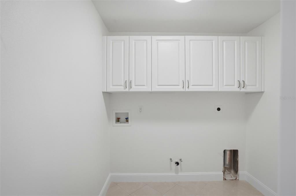 For Sale: $1,300,000 (3 beds, 2 baths, 1854 Square Feet)