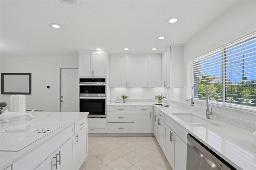 For Sale: $1,300,000 (3 beds, 2 baths, 1854 Square Feet)