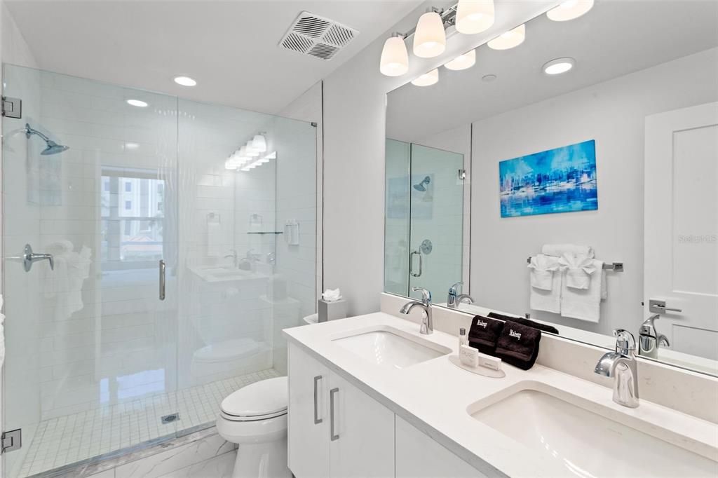 For Sale: $1,399,000 (2 beds, 2 baths, 911 Square Feet)