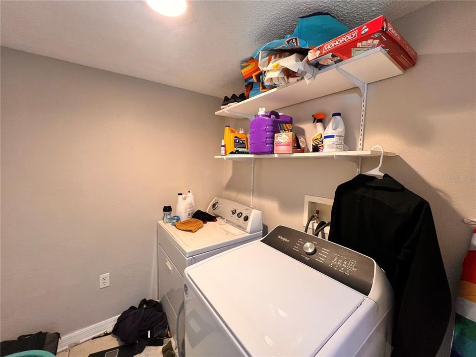 For Rent: $3,300 (5 beds, 2 baths, 2222 Square Feet)