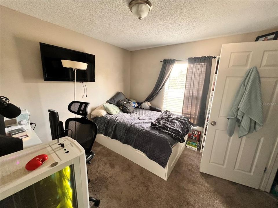 For Rent: $3,300 (5 beds, 2 baths, 2222 Square Feet)