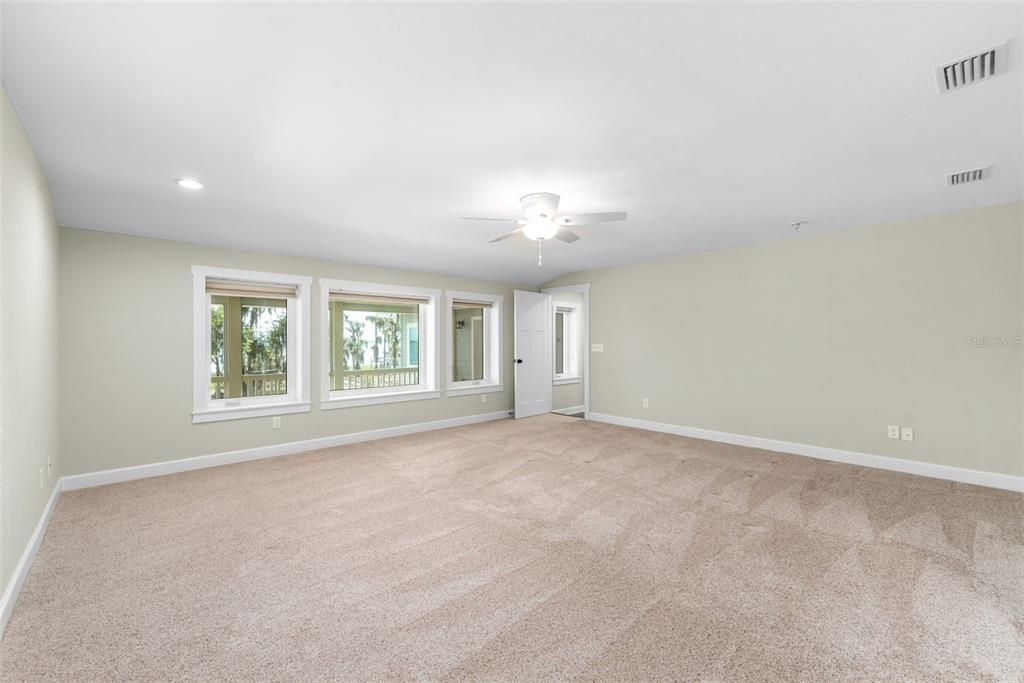 For Sale: $1,348,000 (3 beds, 3 baths, 3490 Square Feet)