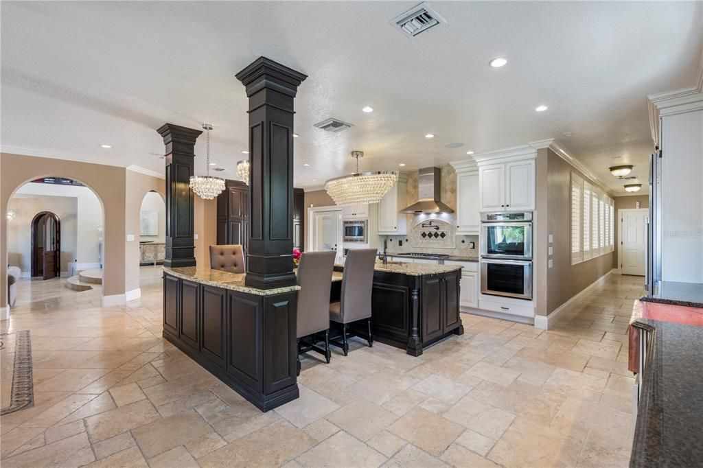 For Sale: $6,750,000 (10 beds, 8 baths, 10119 Square Feet)
