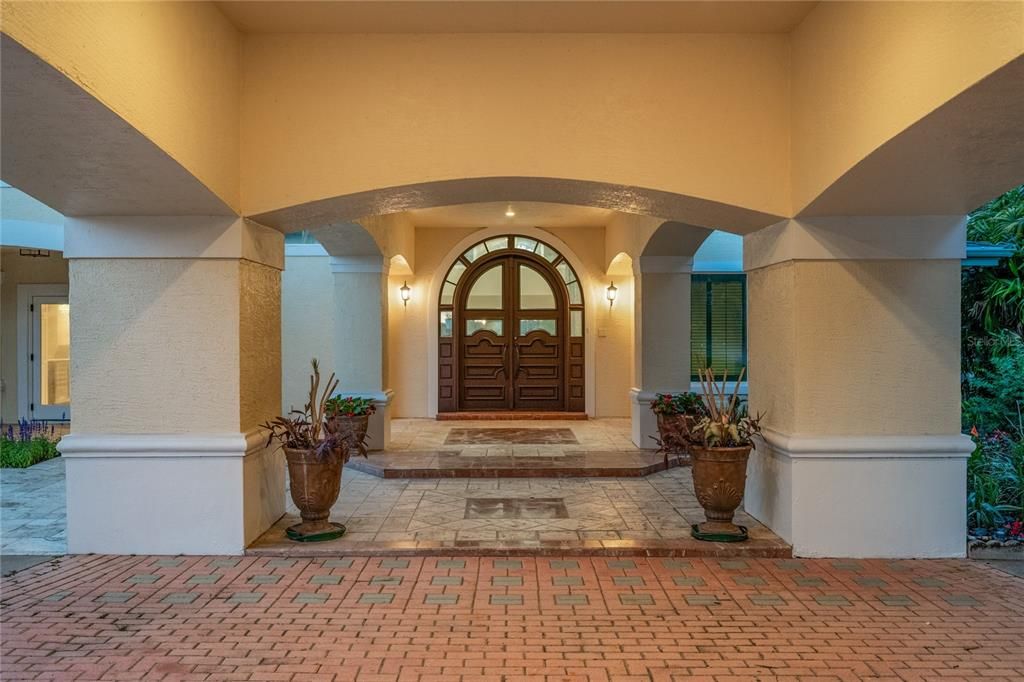 For Sale: $6,750,000 (10 beds, 8 baths, 10119 Square Feet)