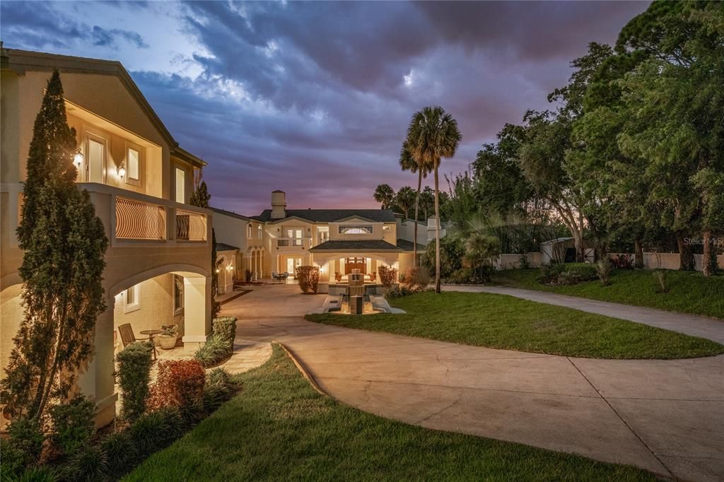 For Sale: $6,750,000 (10 beds, 8 baths, 10119 Square Feet)